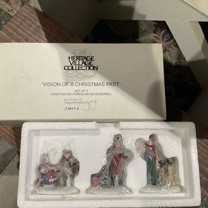 'Vision of a Christmas Past' Figurines dept 56